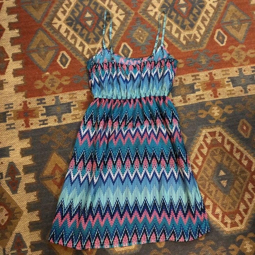 🔴Roxy sundress spaghetti strap blue Chevron dress